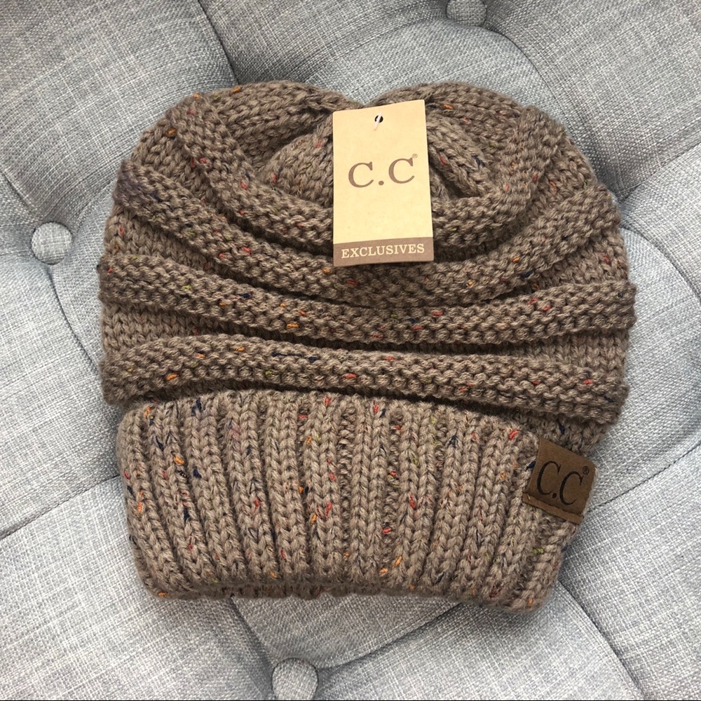 New CC Slouchy Beanie In Flecked Taupe - Picture 7 of 8